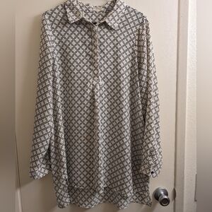 B/W half button up long sleeve shirt